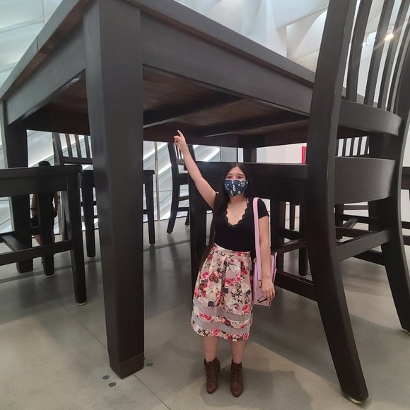 Meet your Posher, Azi - Picture 2 of 2